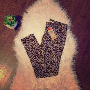 720 High-Rise Super Skinny Women’s Levi’s• 10 Med.